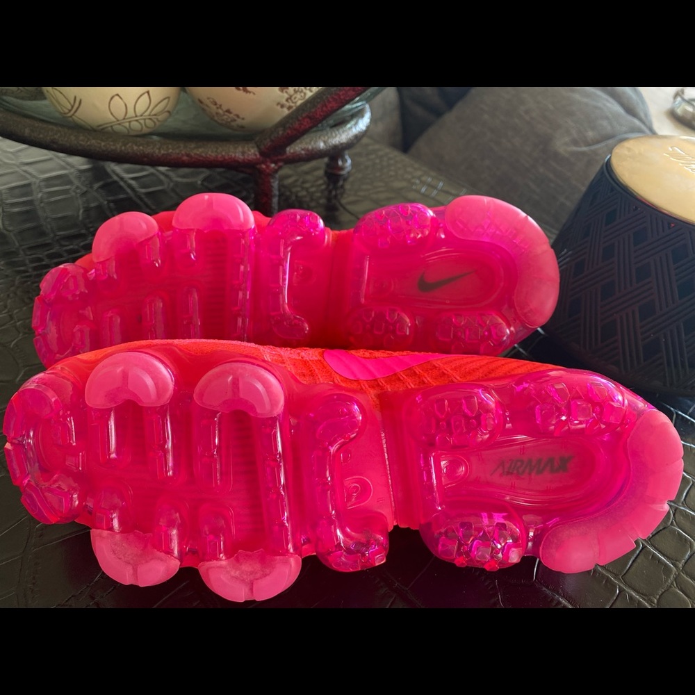 NEW Woman’s 7.5 Nike Air VaporMax Flyknit Hyper Punch / Punk Blast # 849557 - Picture 9 of 16